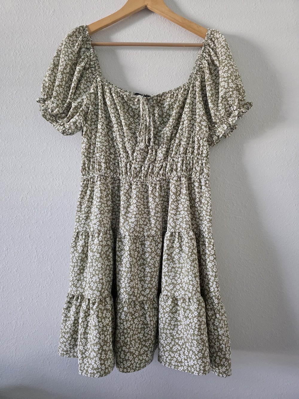 Hesperus Floral Mini Dress in Green & White Size XL